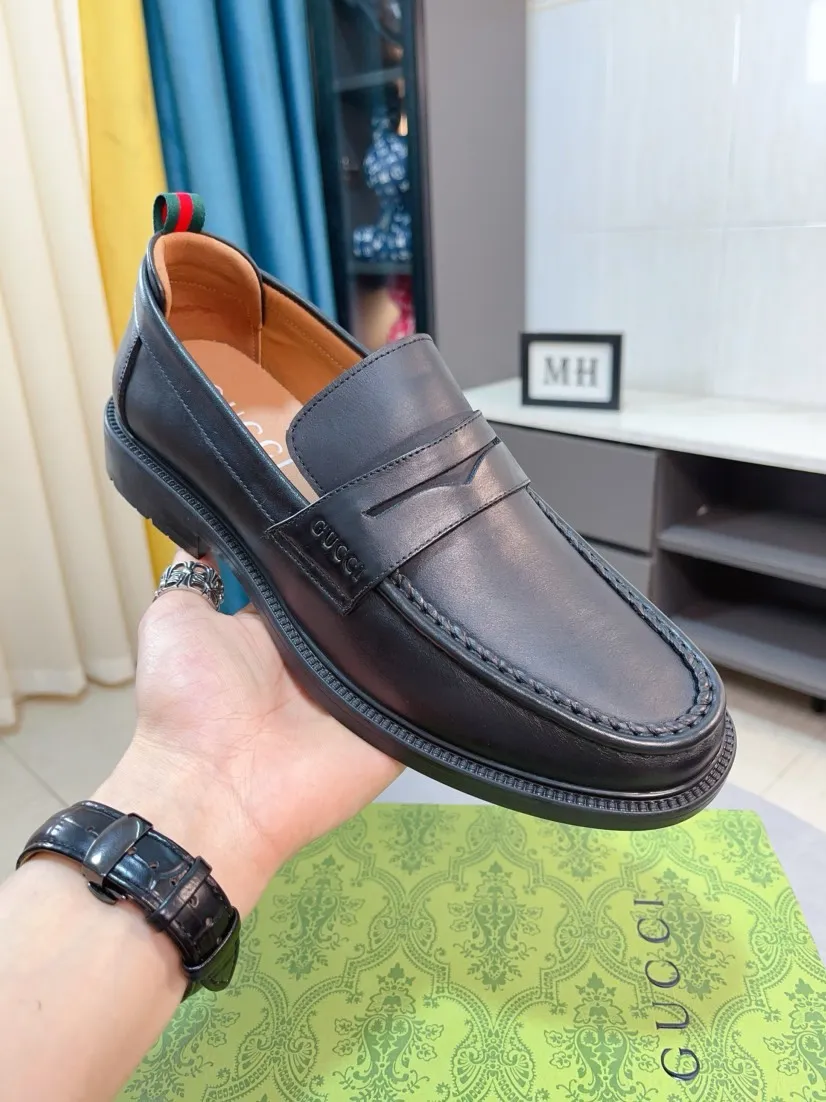 Men's shoes 💰500🌹🌹[GUCCI Gucci] A new style of formal men's leather shoes is coming ~ The original quality upper is made of Italian cowhide➕The leather is soft and delicate, comfortable and soft. The top layer of genuine leather, rubber wear-resistant outsole, the shoe shape is dignified and domineering, and the luxury charm is not concealed! The natural and free nouveau riche leads the trend. Code number: 38-44
